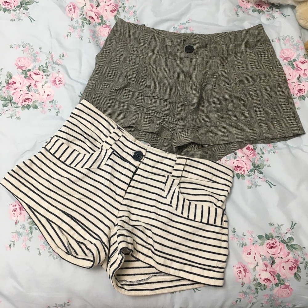 2 pairs vintage style shorts